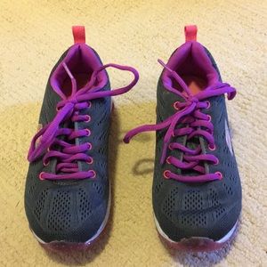 DONATING SOON!! Skechers Skech Air Jumparound